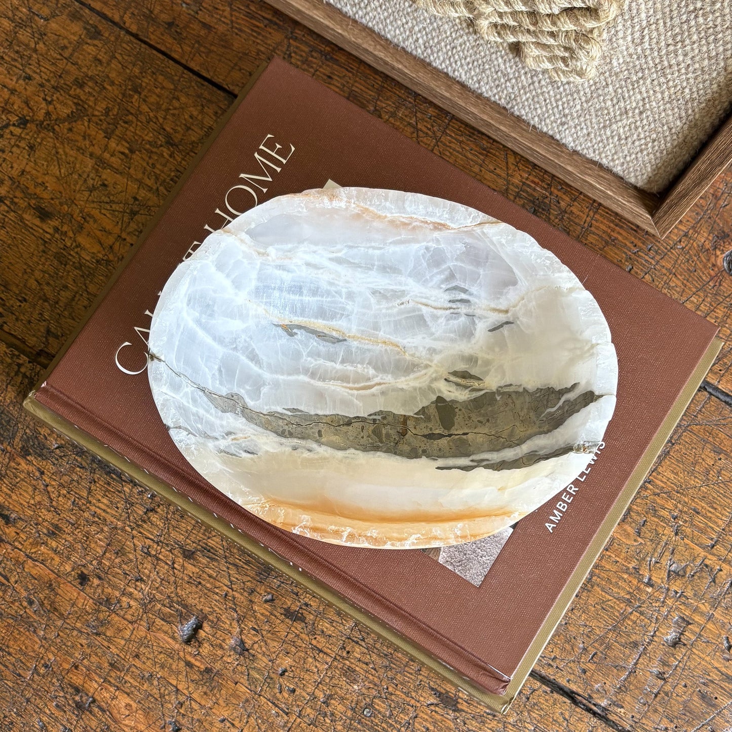neutral home accents