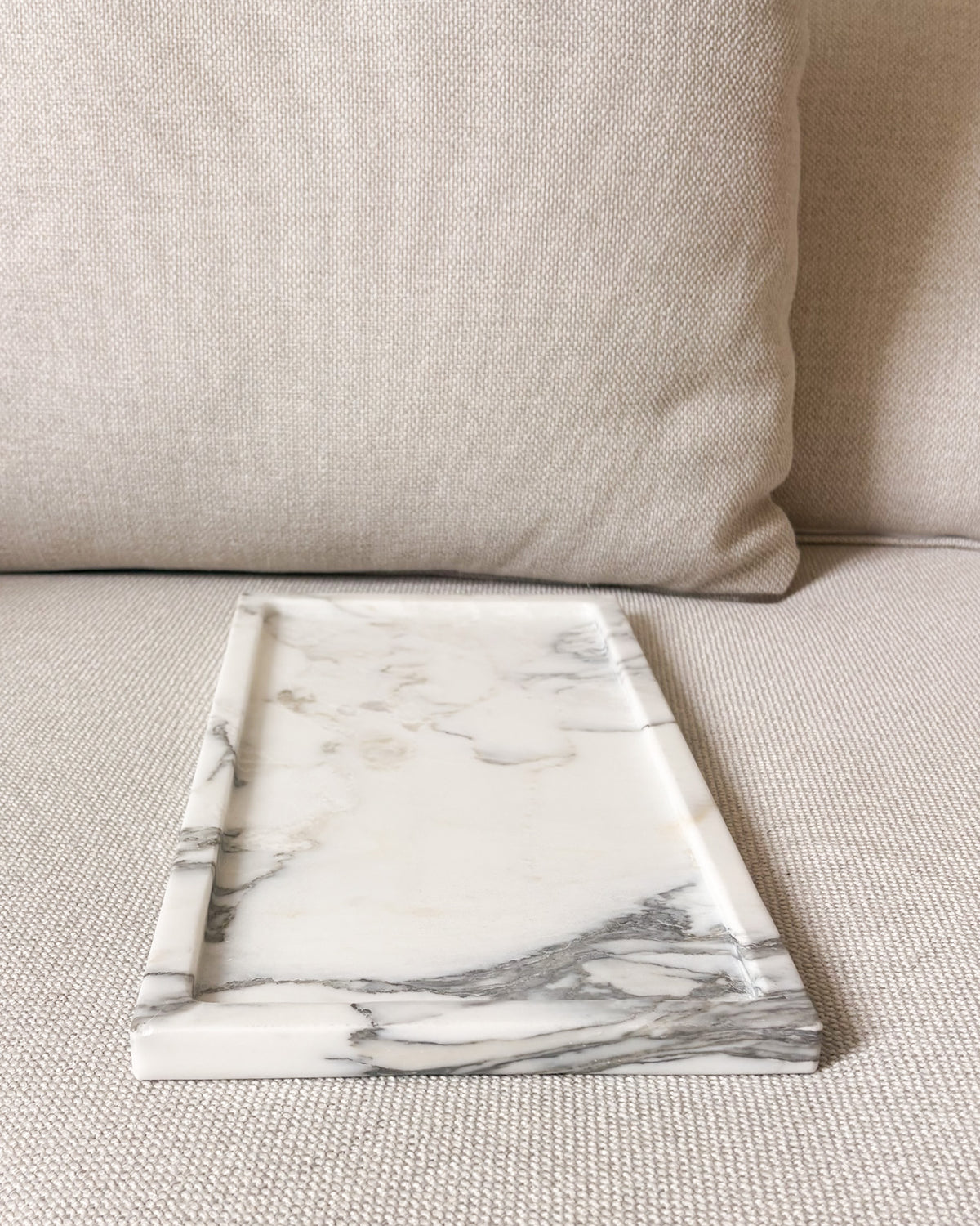 Calacatta Vagli marble coffee table tray with dramatic natural veining