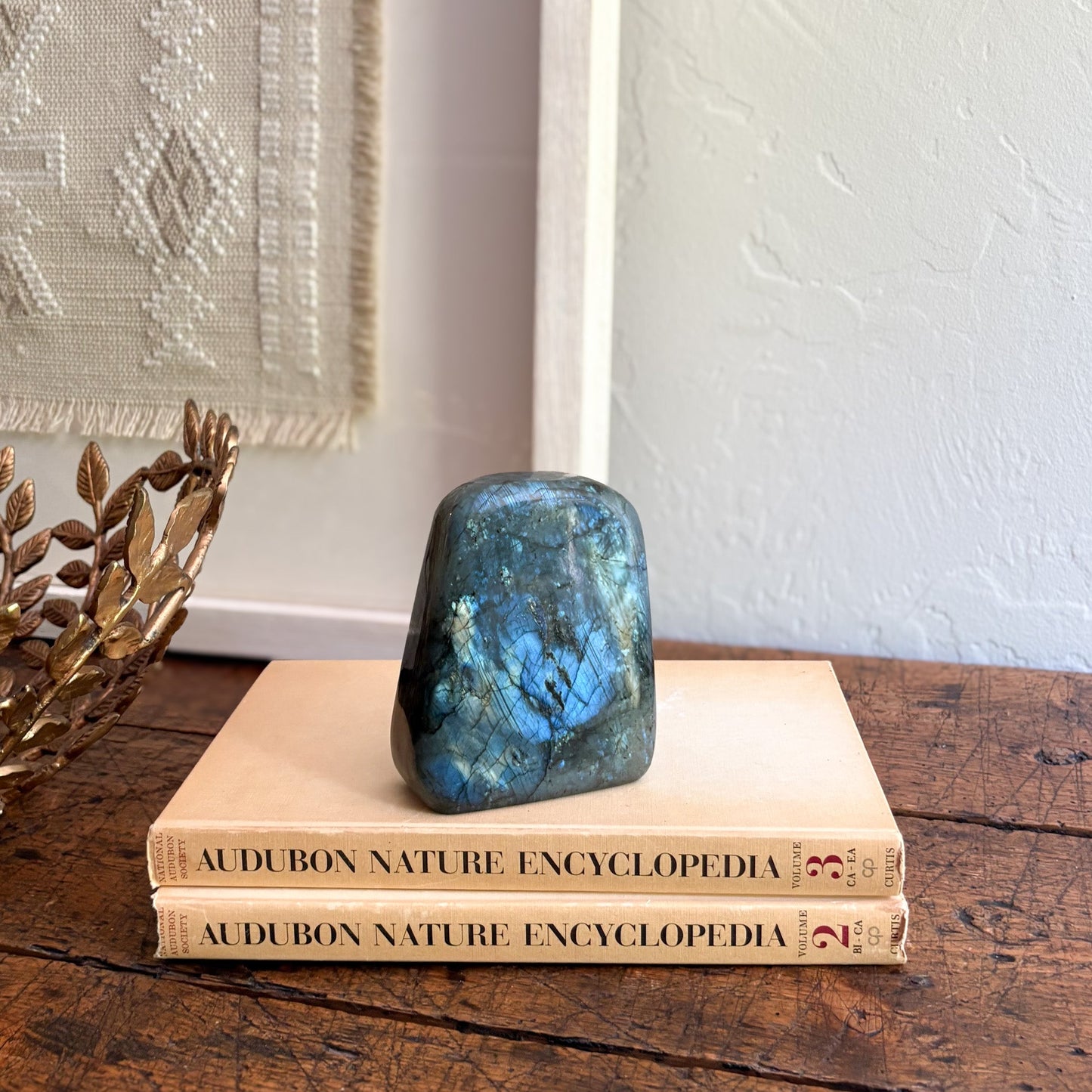 polished natural madagascar labradorite stone