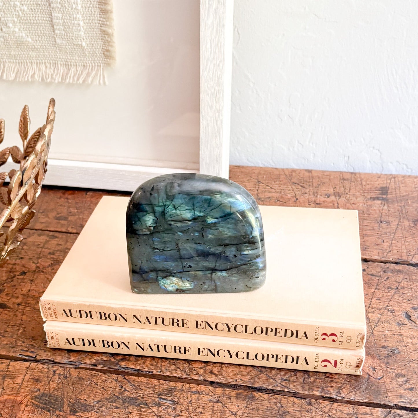 natural madagascar labradorite