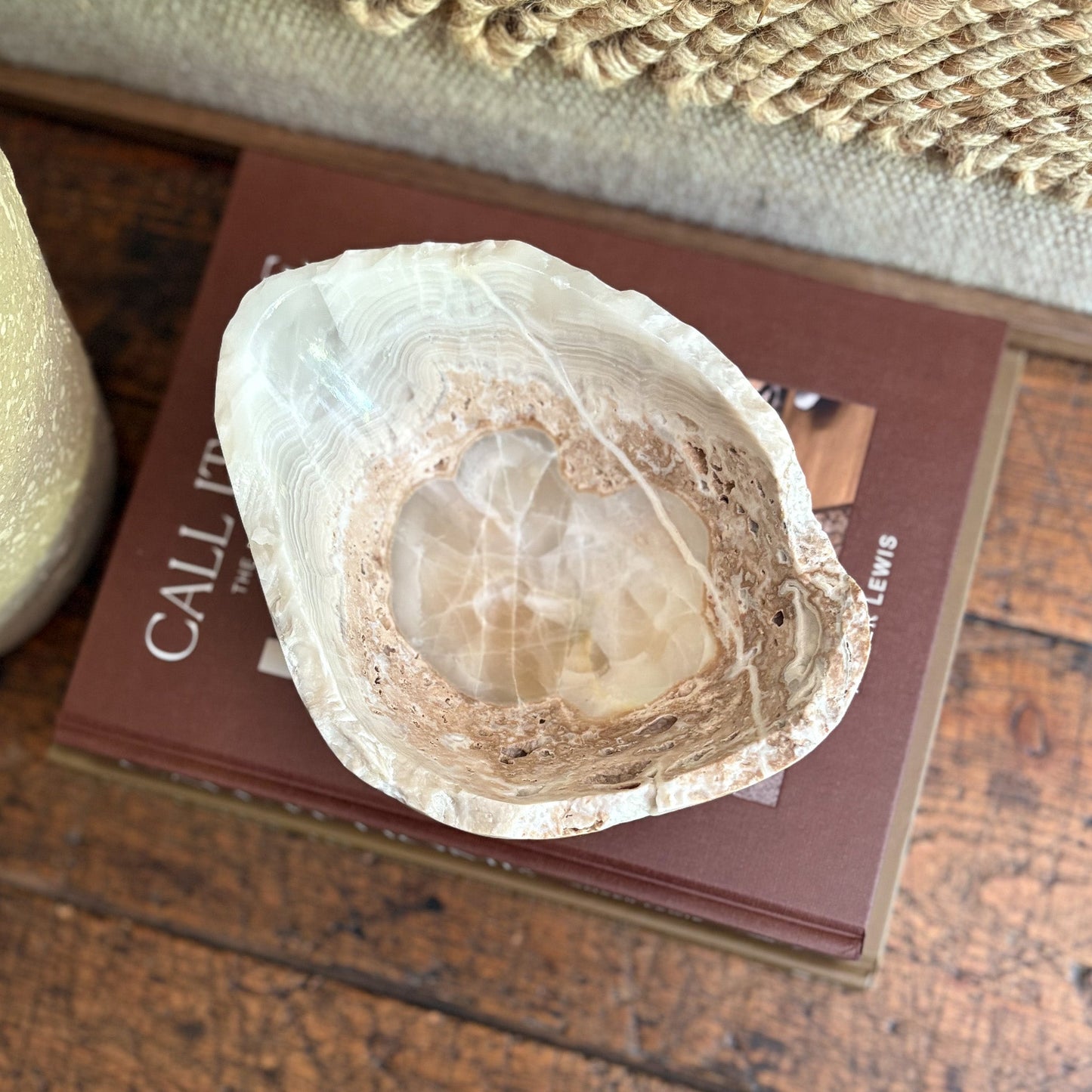decorative brown and white onyx bowl