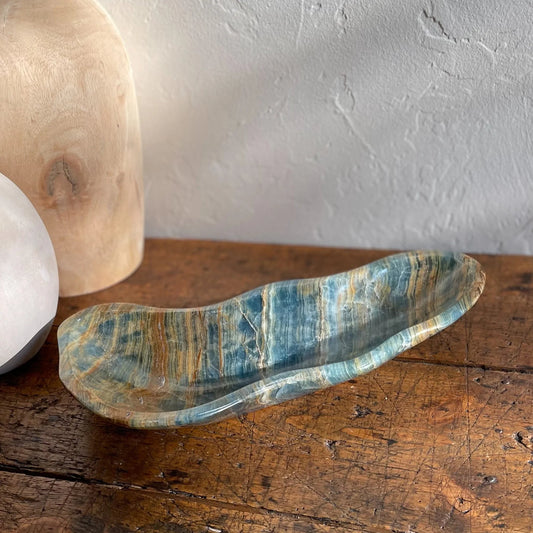 Oceanic Opulence: Incorporating Blue Onyx into Coastal Designs