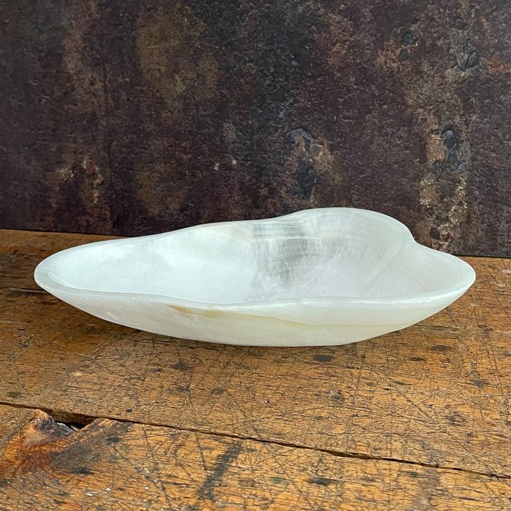 The Allure of White Onyx: How Hand-Carved Bowls Add Elegance to Any Room