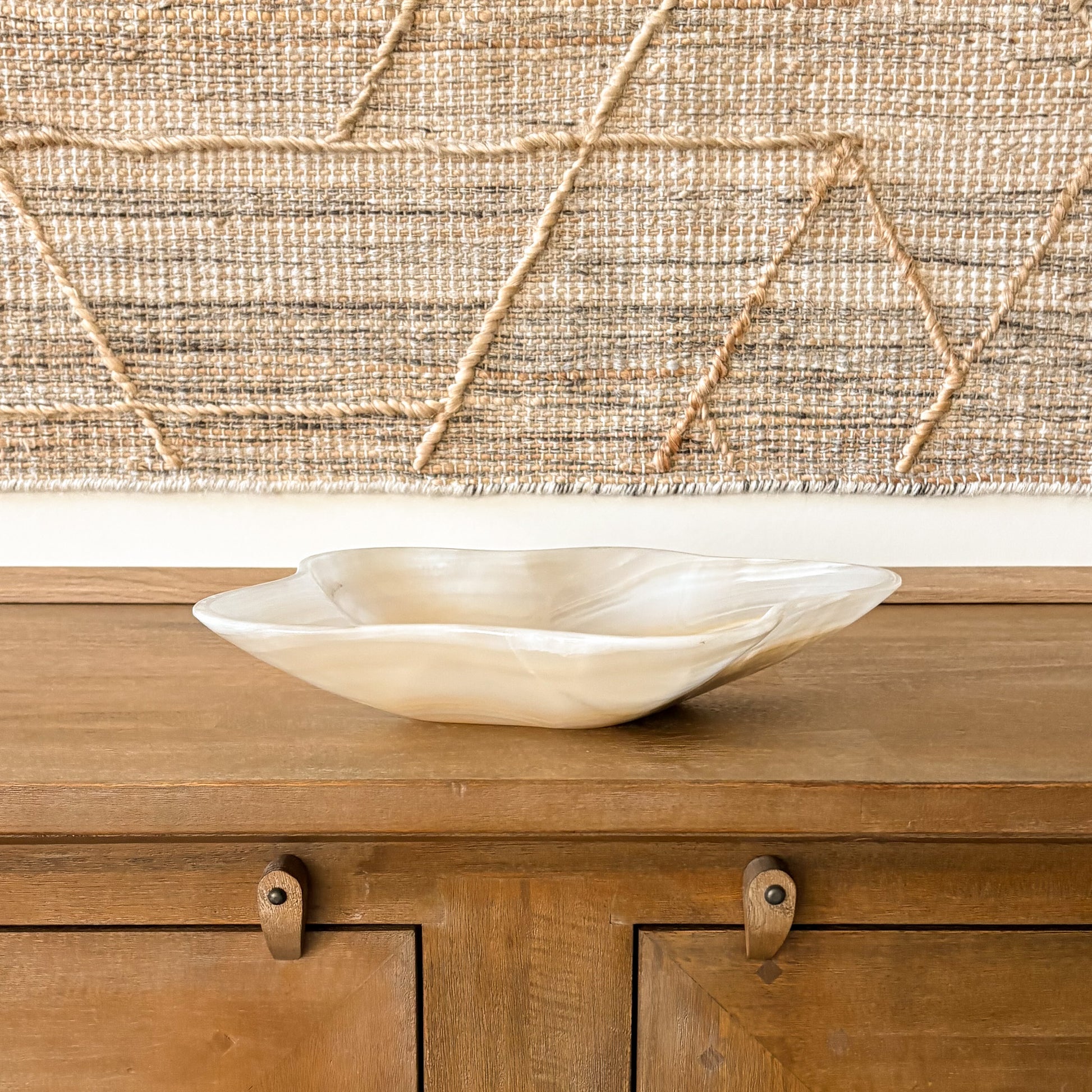 Luxury amber onyx decorative bowl for coffee table styling