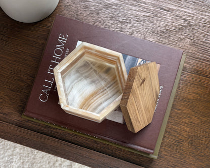 Natural amber onyx jewelry box with wooden lid