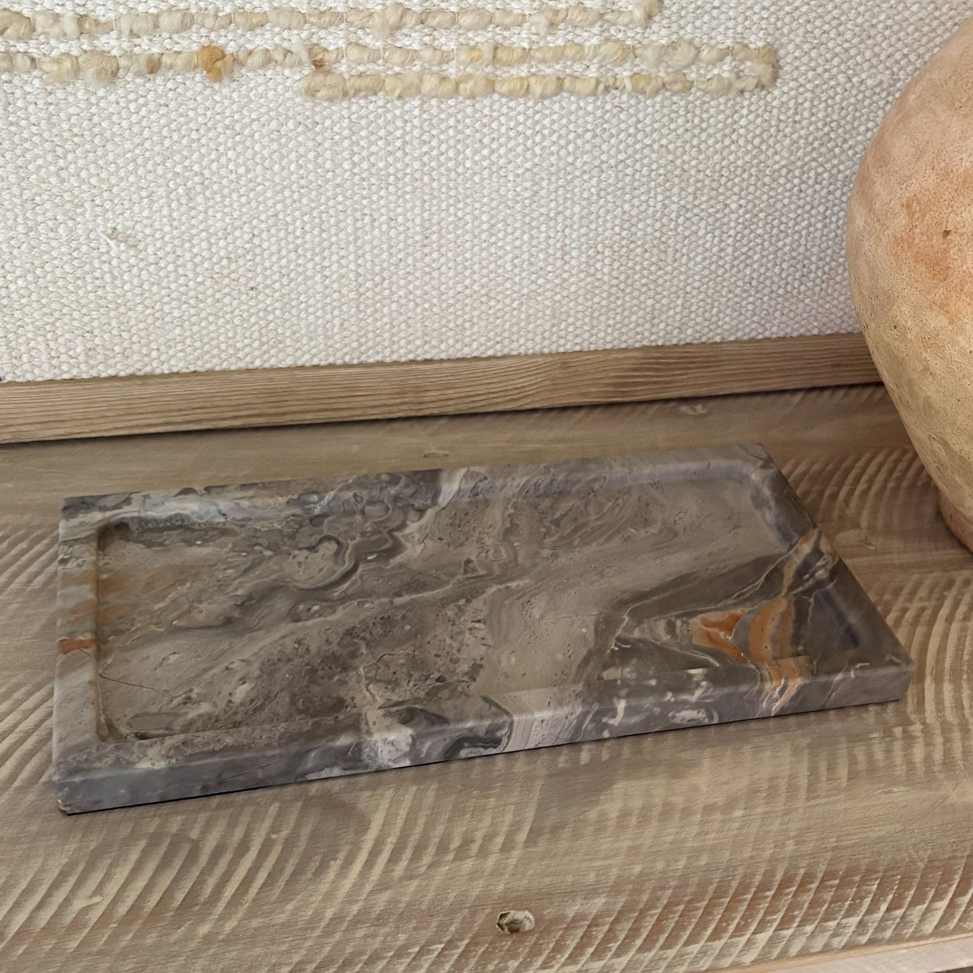neutral marble tray, onyx home accents