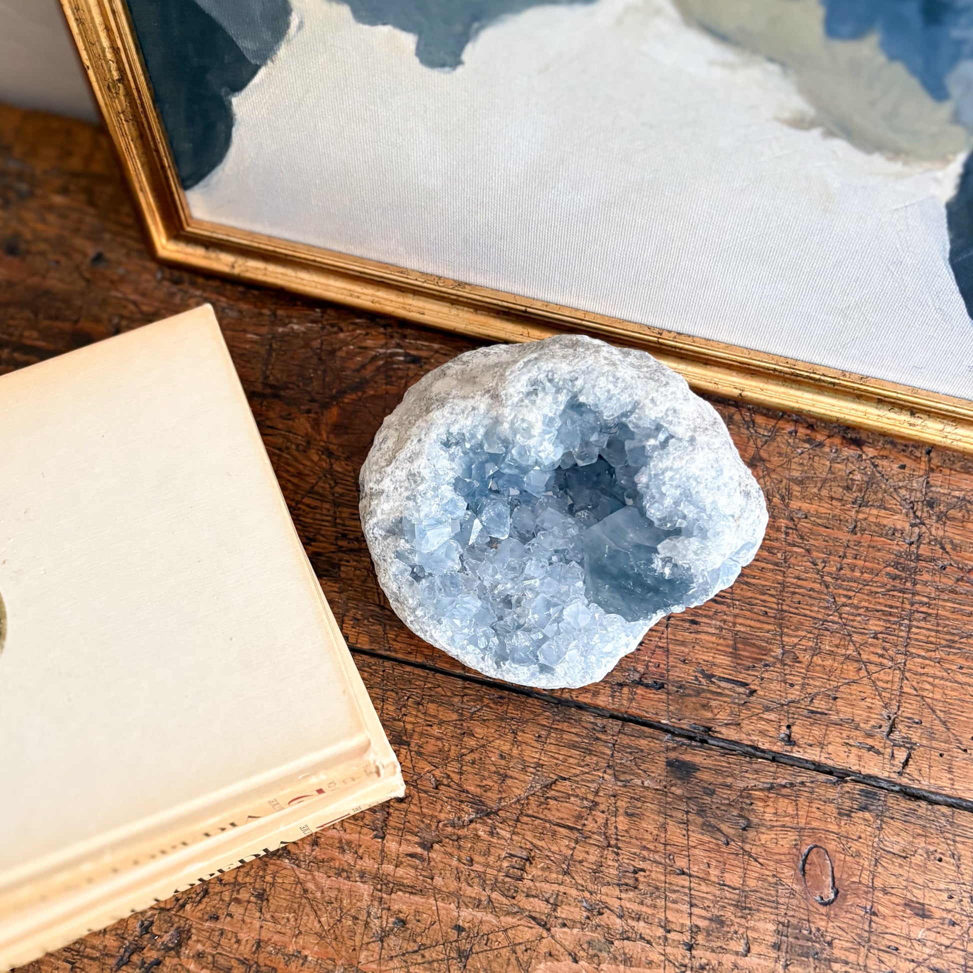 madagascar celestite crystal 