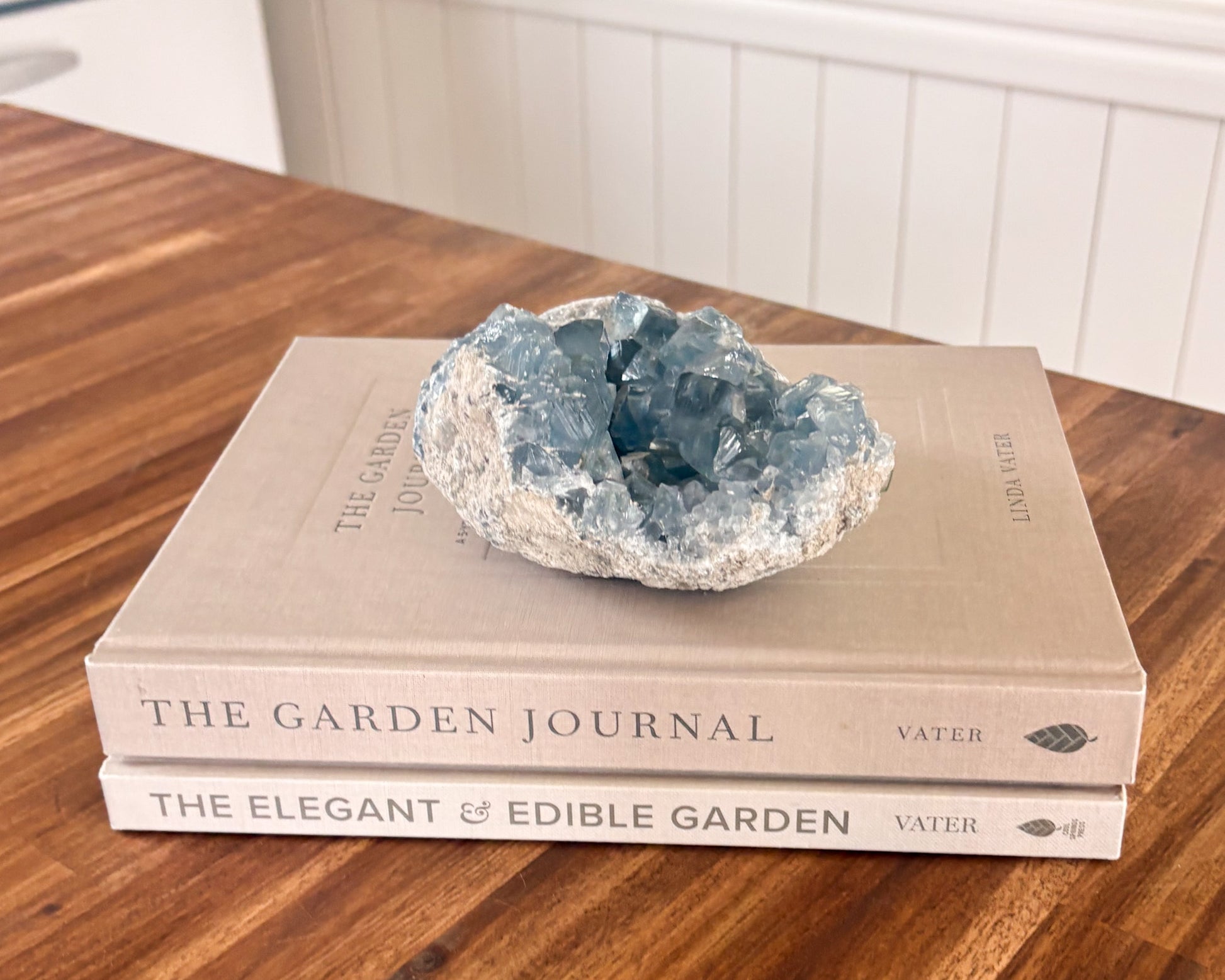 Decorative celestite crystal cluster natural stone decor