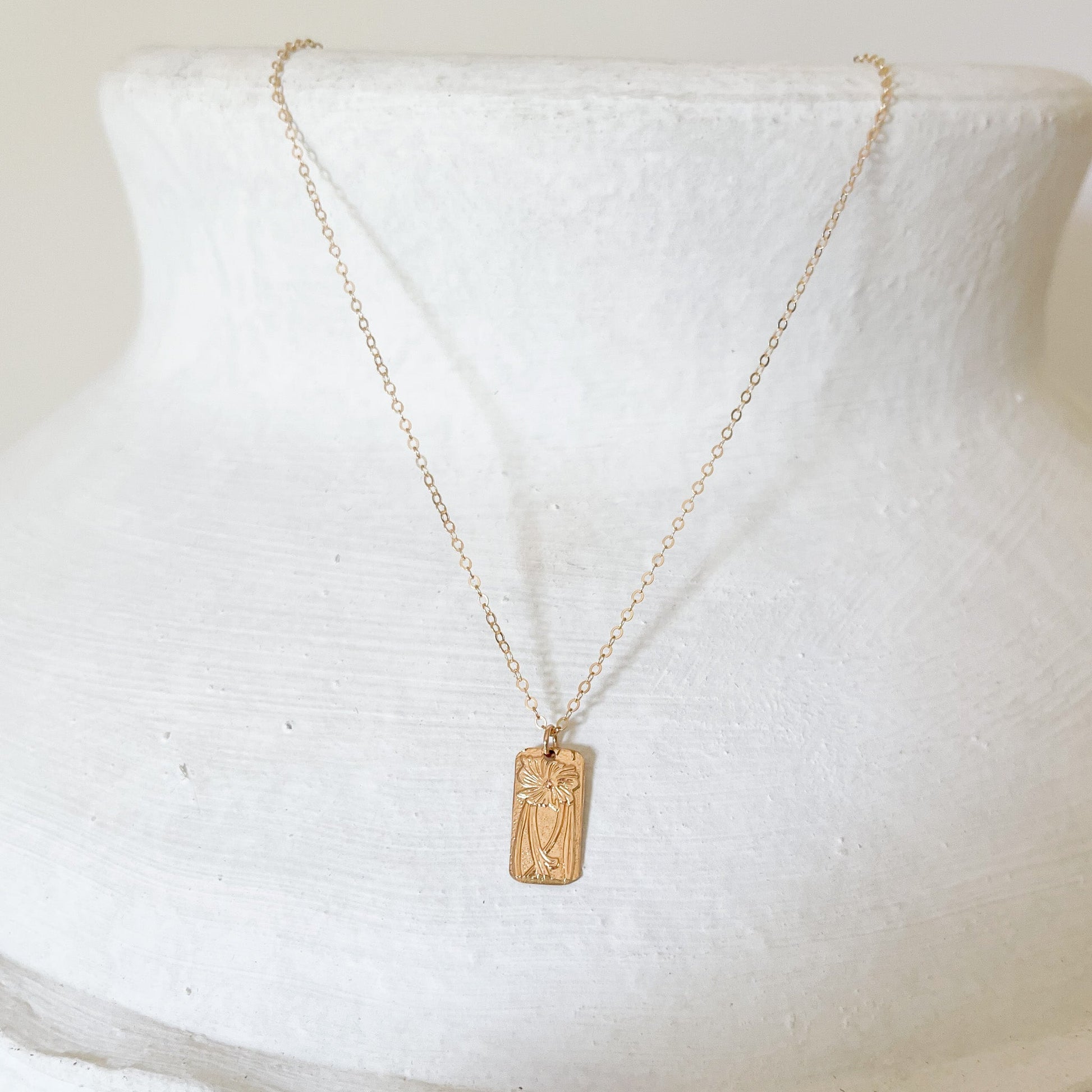 etched floral gold pendant necklace
