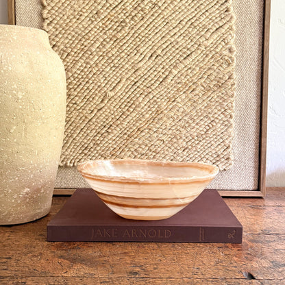brown and white onyx bowl
