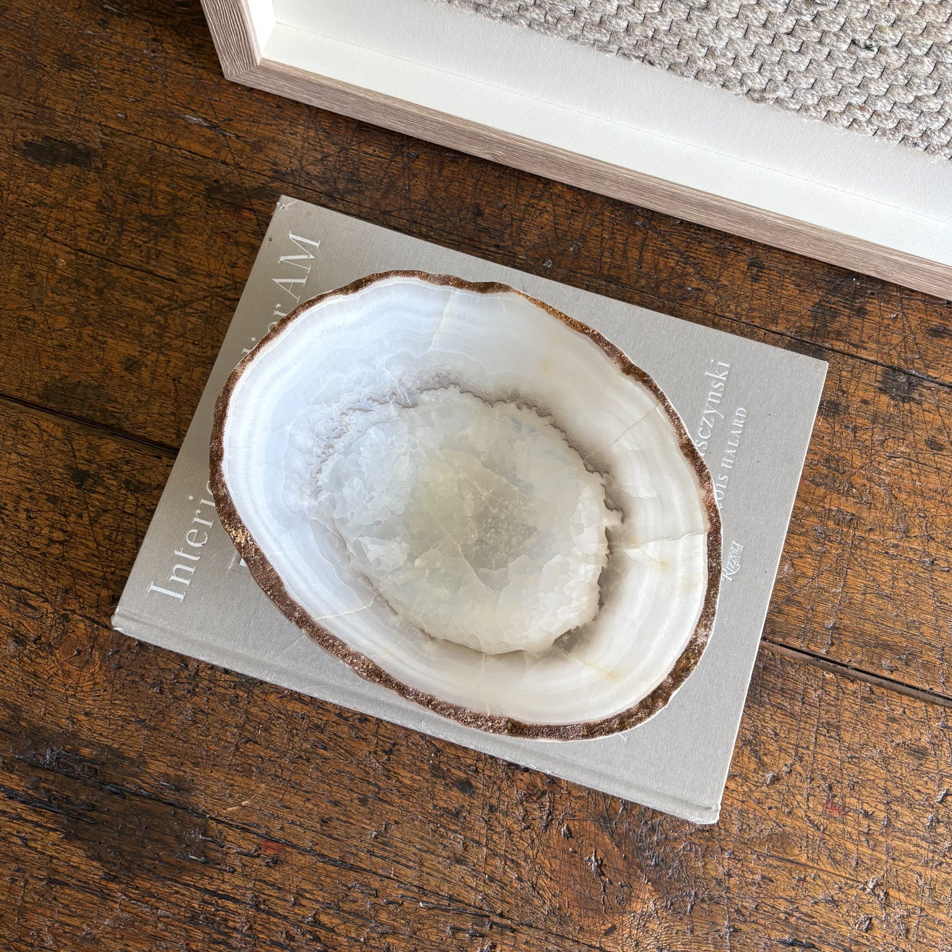 modern organic home accents, onyx home decor