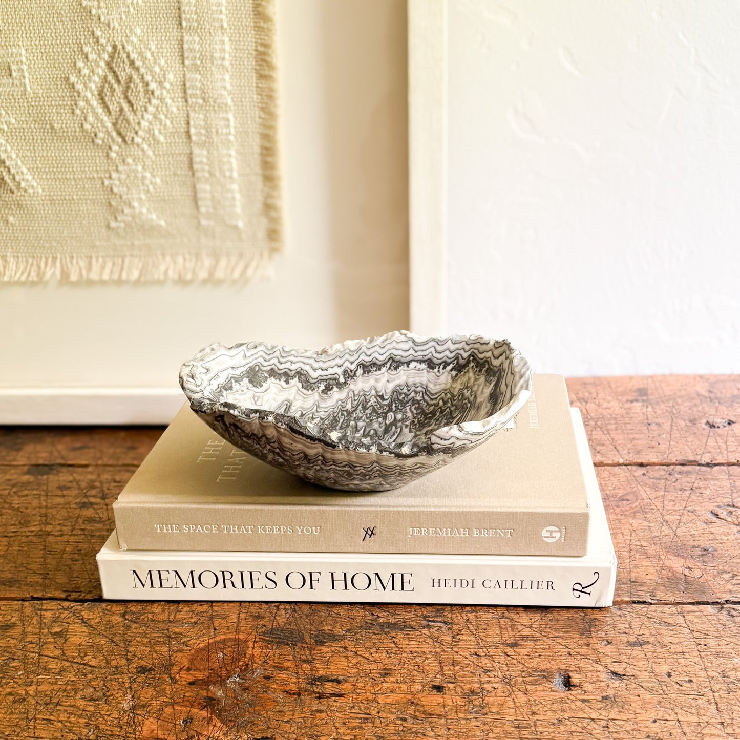 natural black and white mexican onyx stone bowl