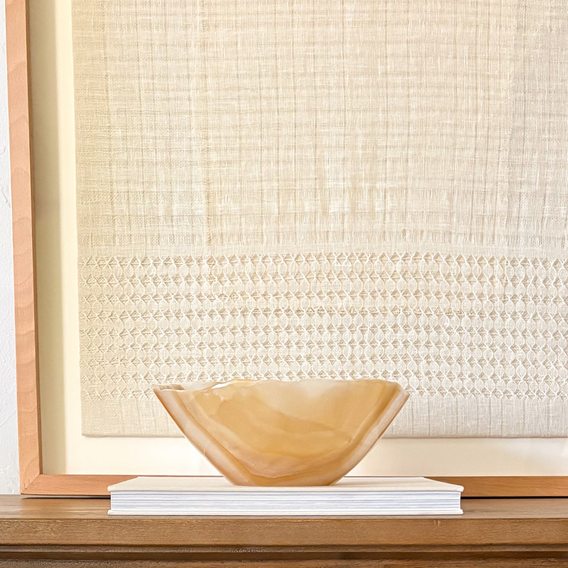 High-end natural onyx bowl for elegant home décor display