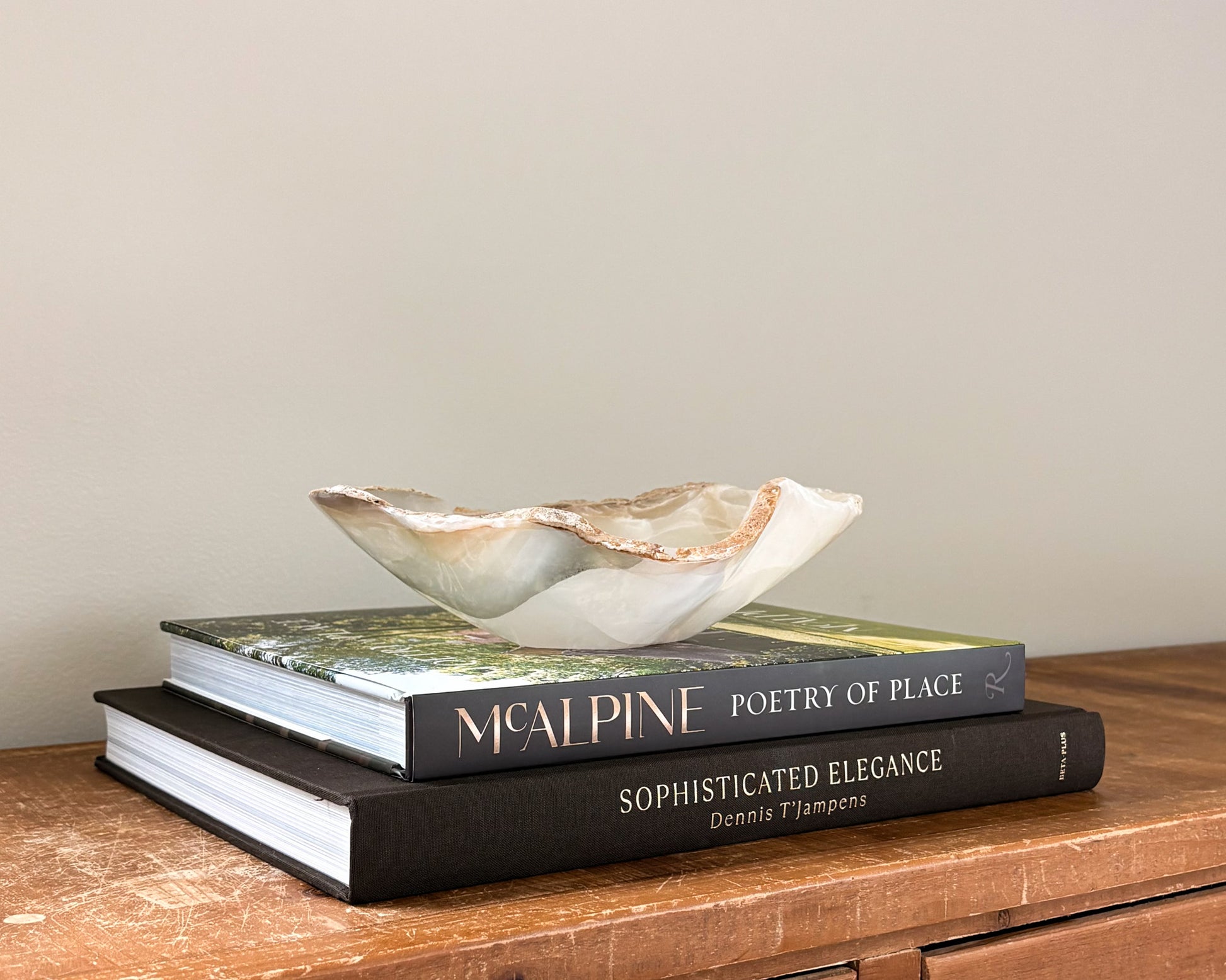 Natural grey onyx decorative bowl with unique veining