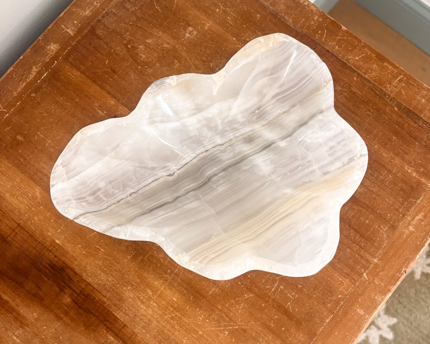 Artisan hand carved grey onyx decorative bowl
Natural stone grey onyx bowl for modern organic decor