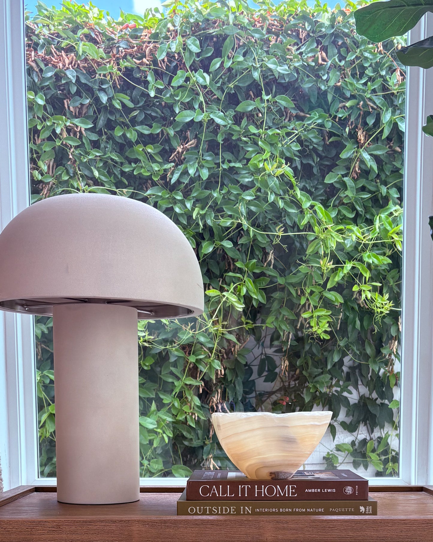 Natural grey onyx decorative bowl with hand-carved polished finish