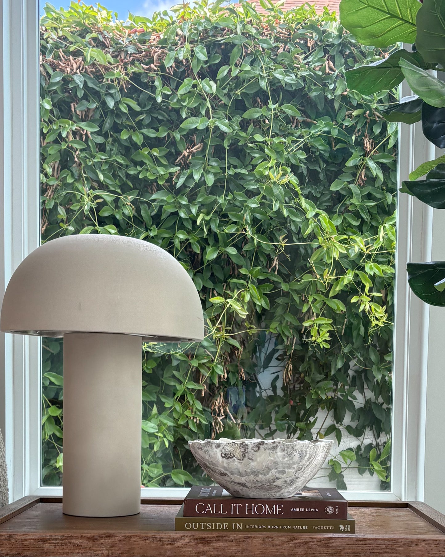 Artisan-crafted grey onyx bowl for modern organic home décor