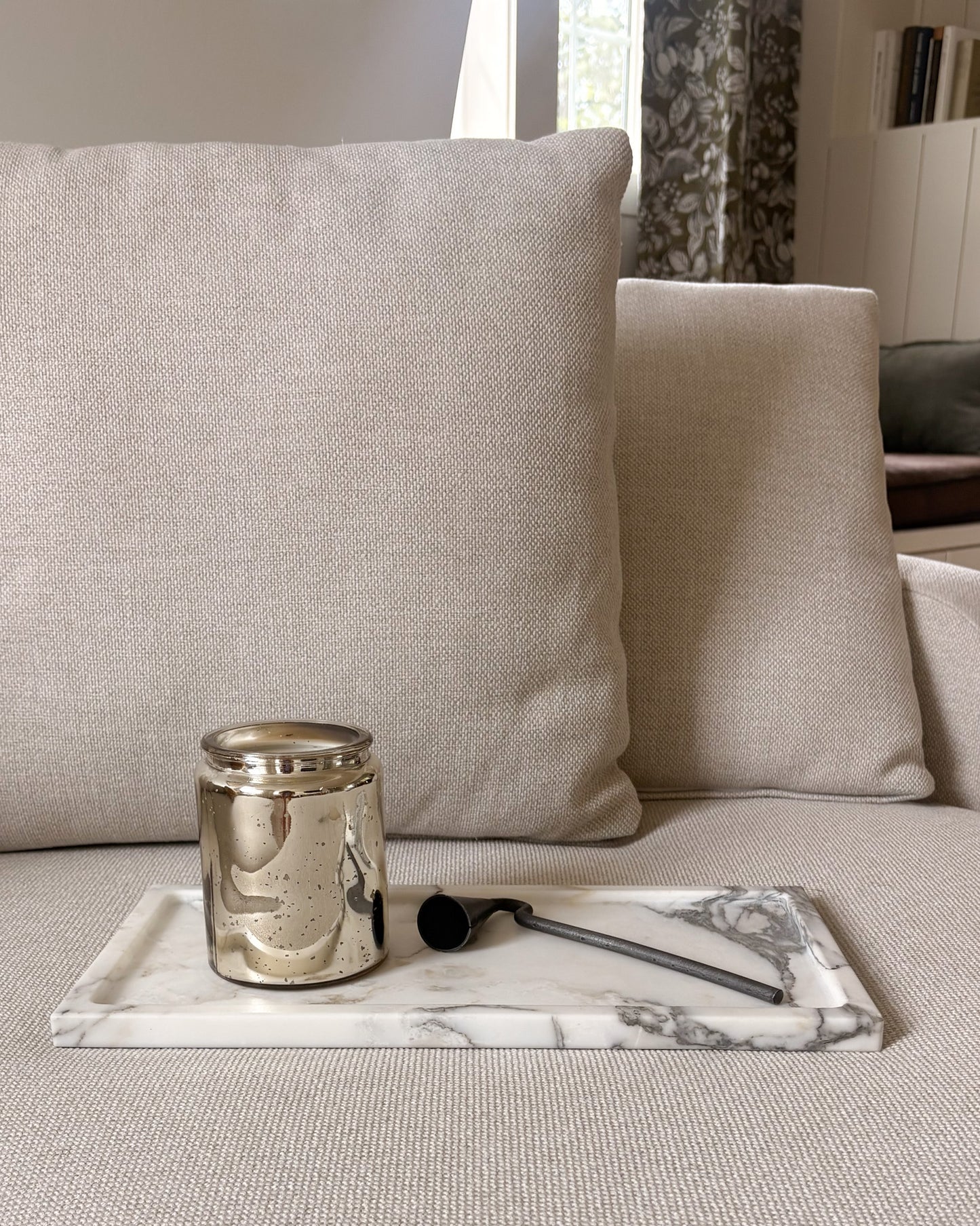 Rectangular Calacatta Vagli marble tray handcrafted from natural stone