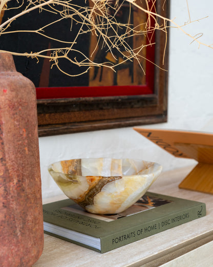 Handcrafted natural stone onyx bowl for luxury home décor