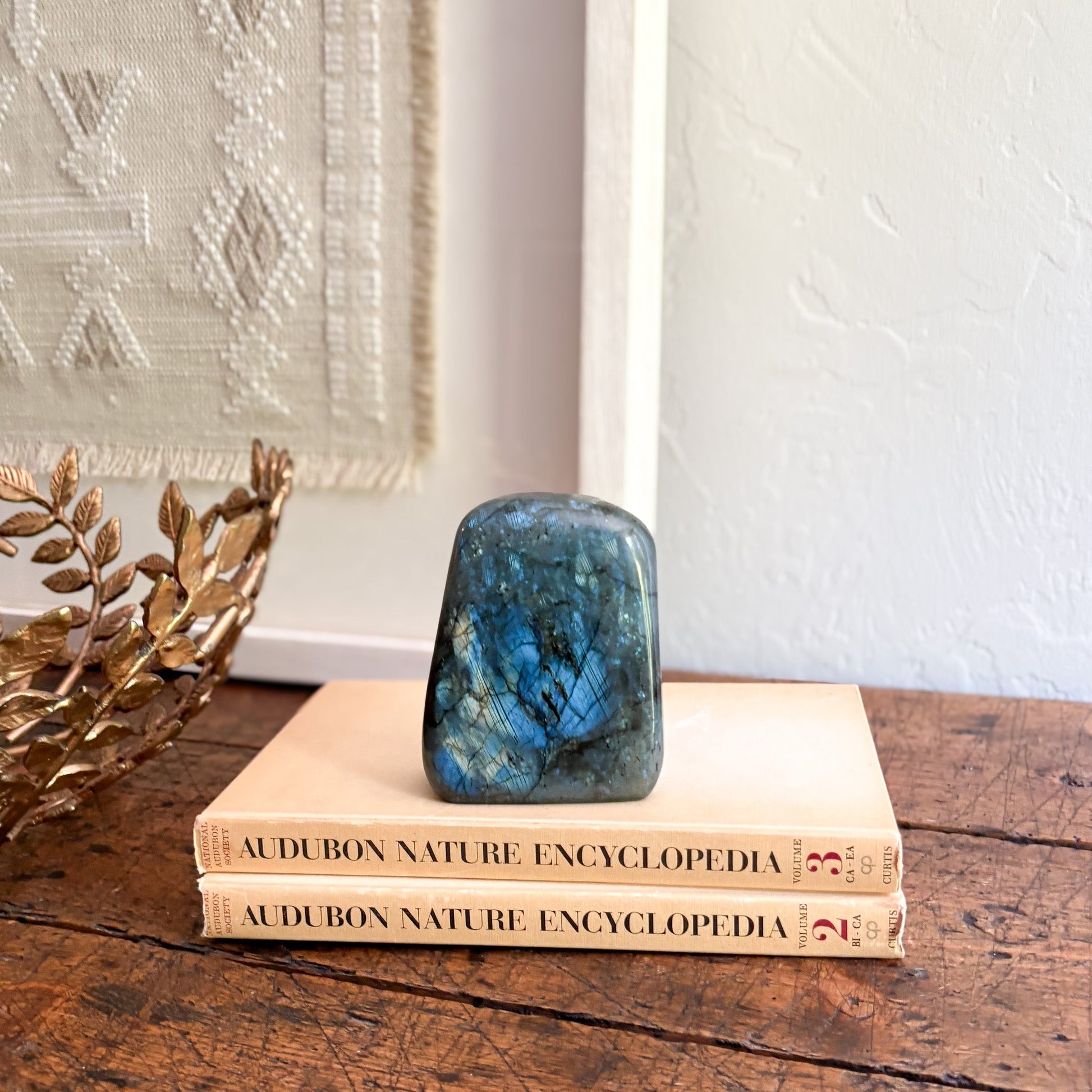 high flash madagascar labradorite