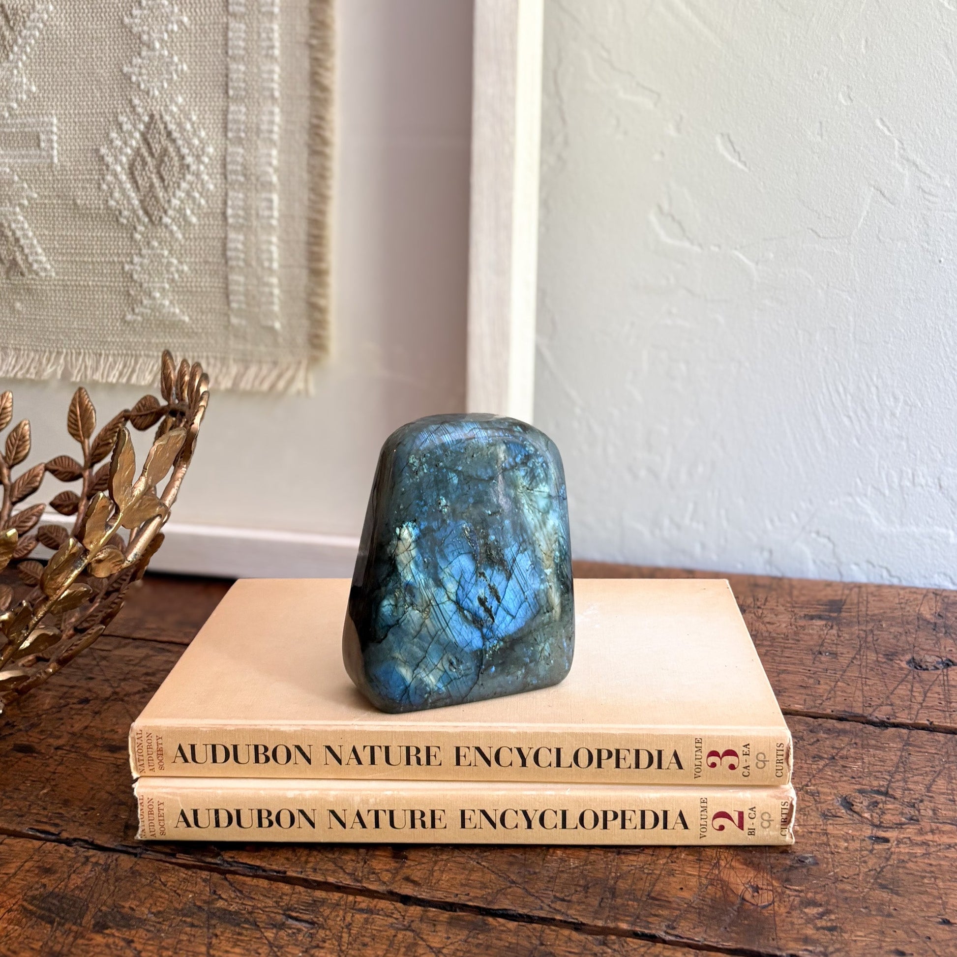polished natural madagascar labradorite stone
