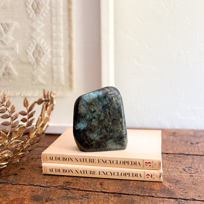 decorative madagascar labradorite freeform