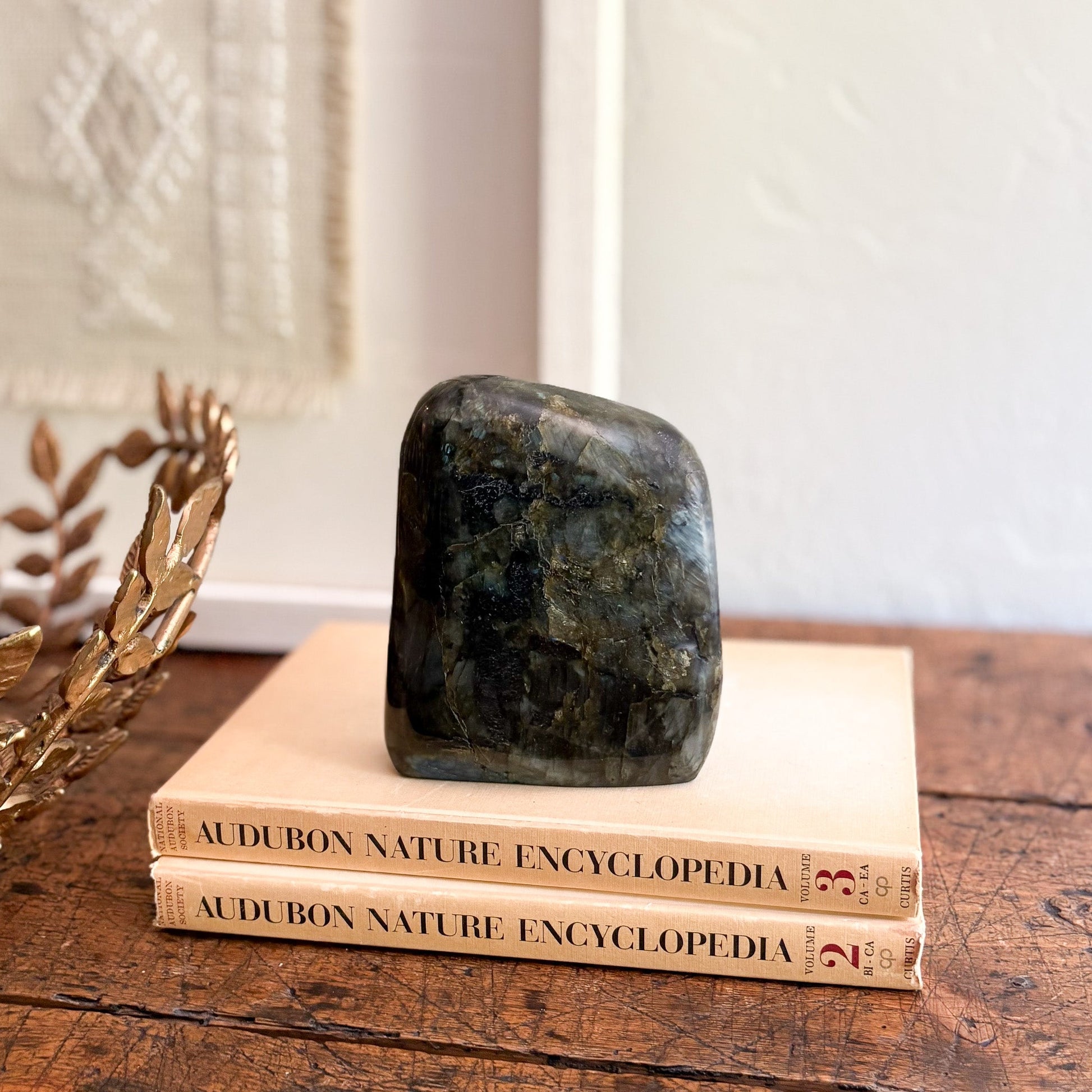 natural madagascr labradorite