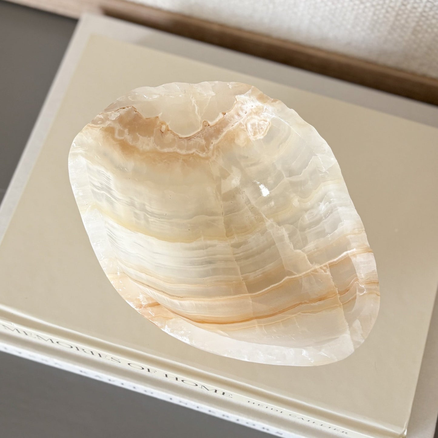 brown and white onyx coffee table