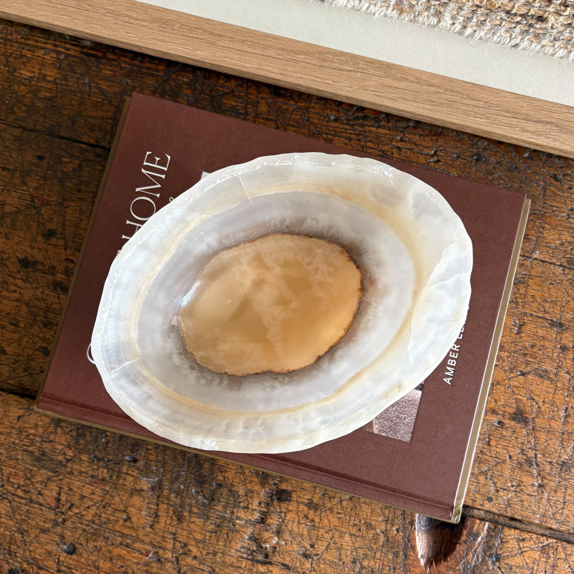 brown and white onyx coffee table bowl