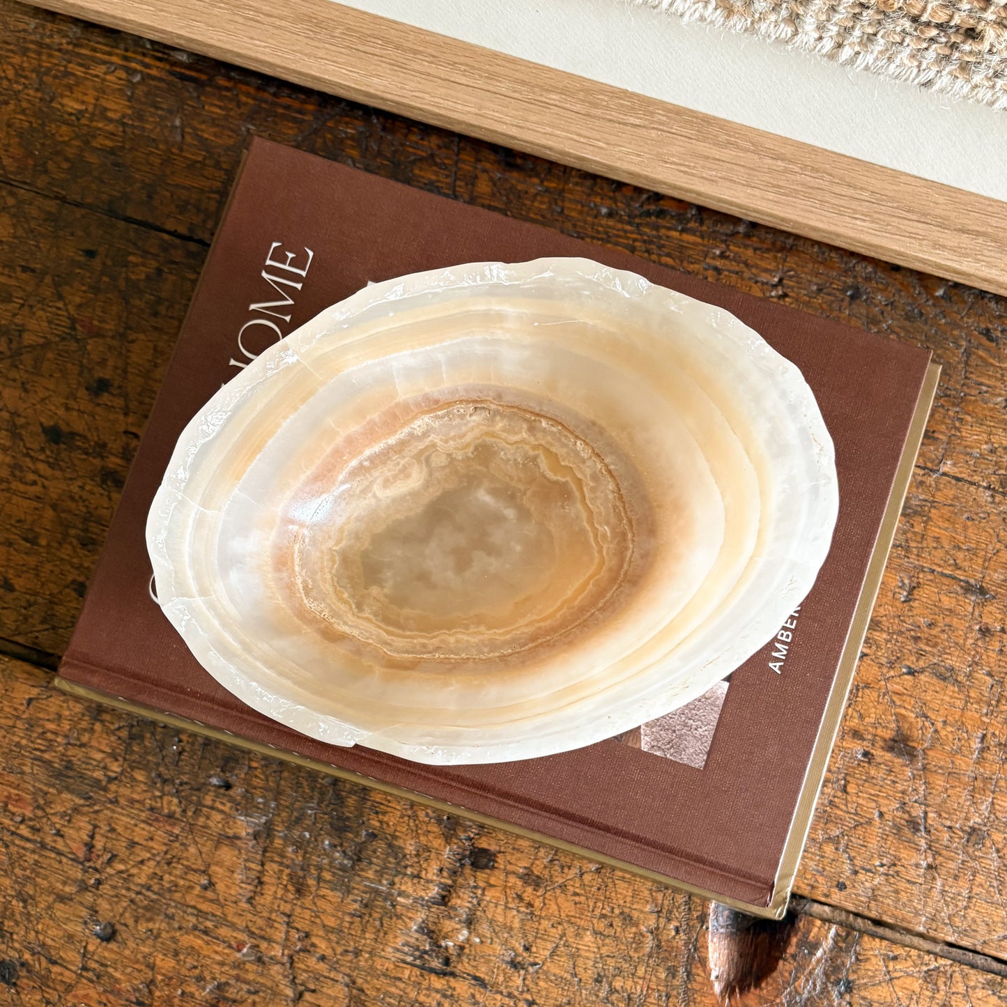 white and brown onyx coffee table bowl