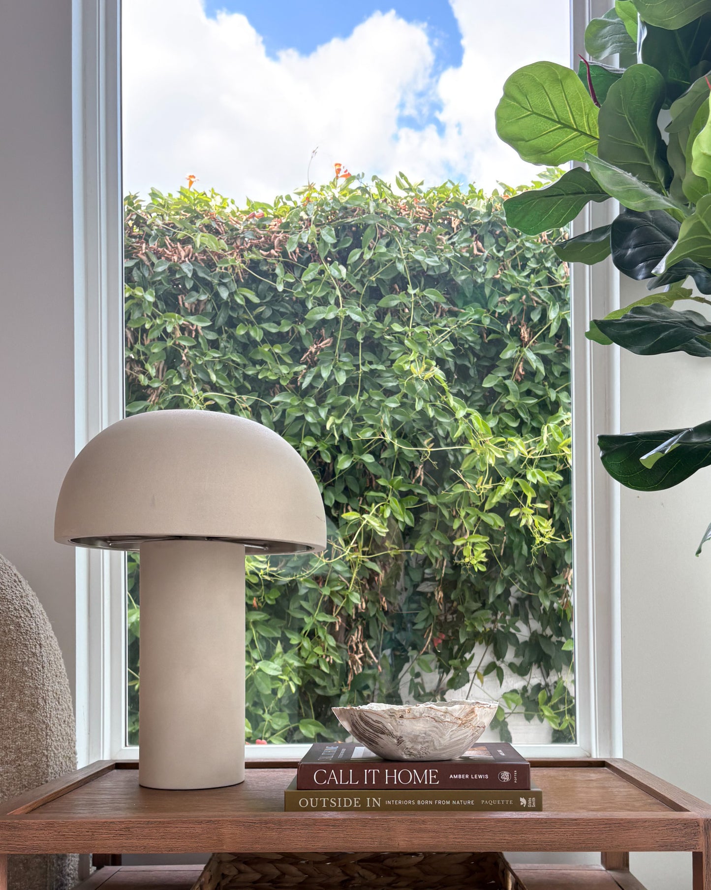 Luxury white onyx bowl for coffee table decor
