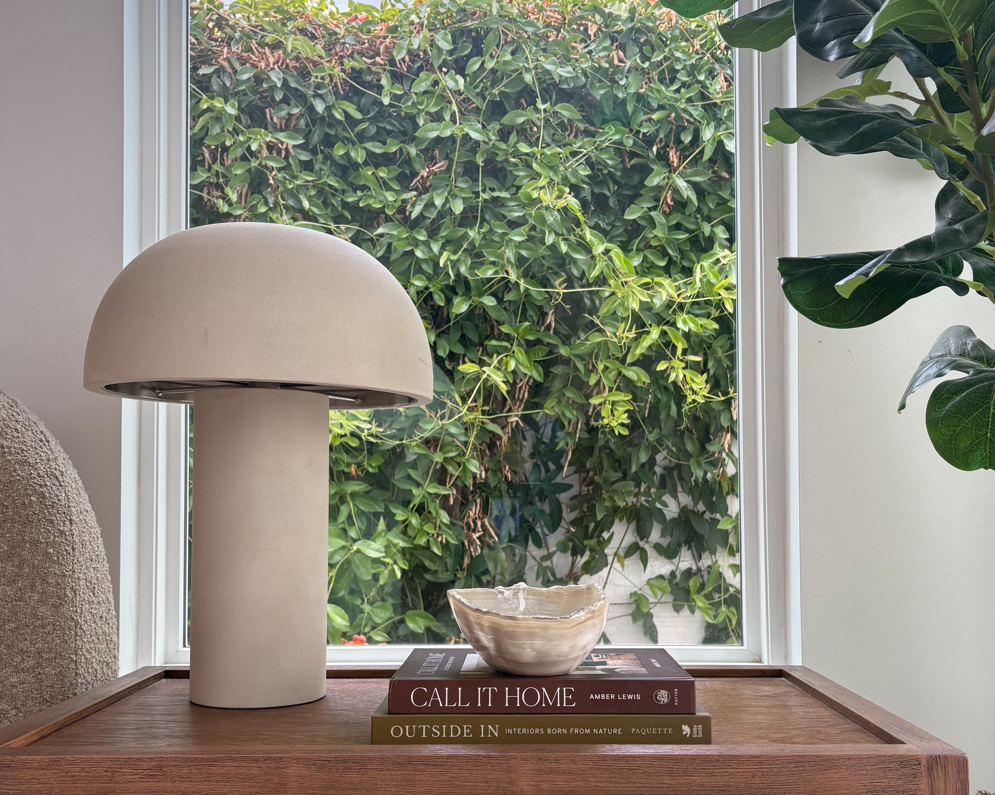 Hand-carved onyx bowl in creamy white natural stone