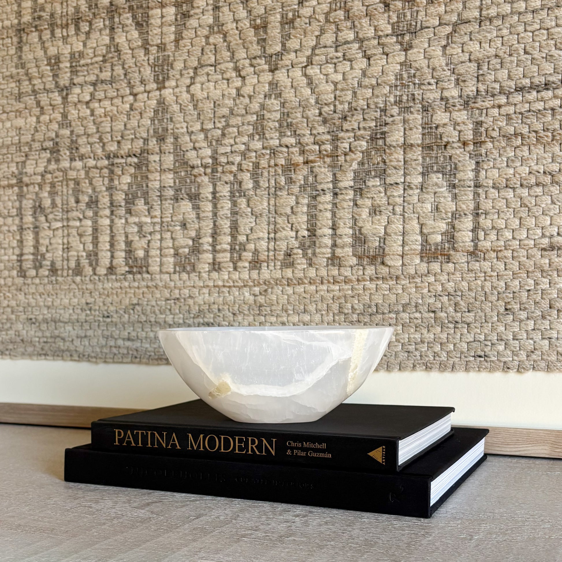 Luxury natural stone onyx bowl with subtle veining