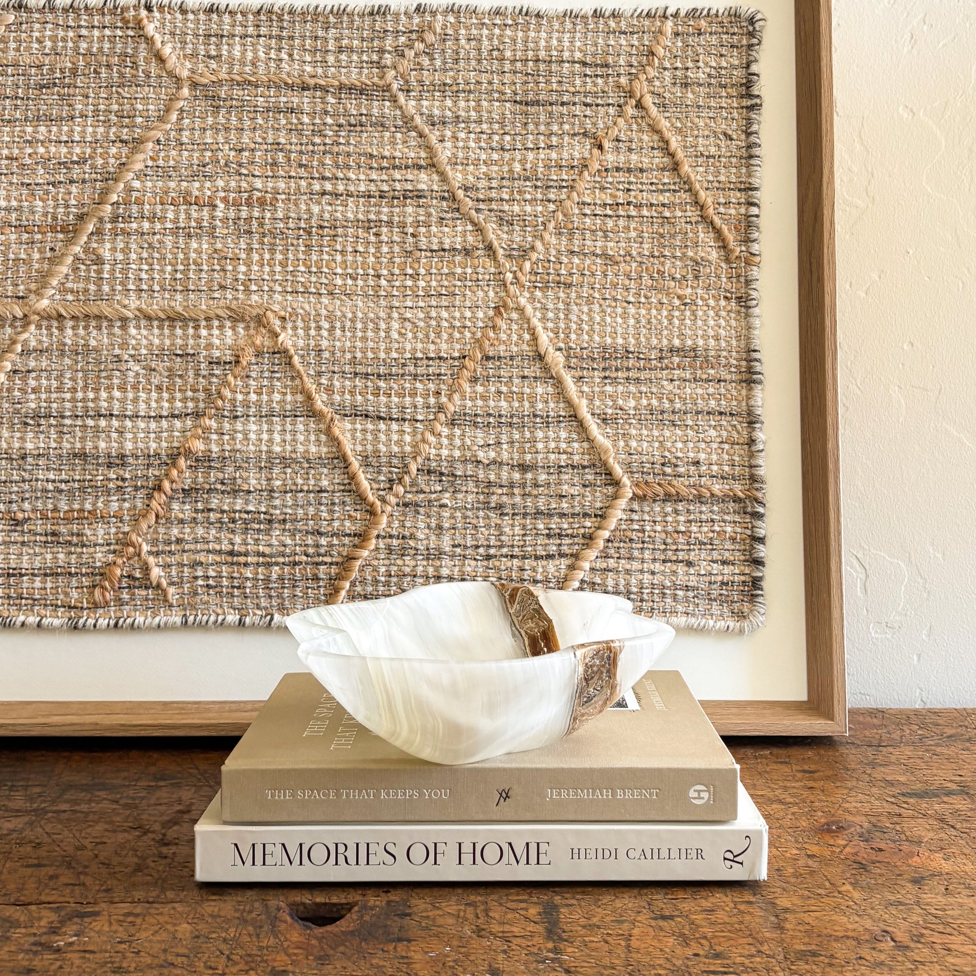 Natural white onyx stone bowl decor