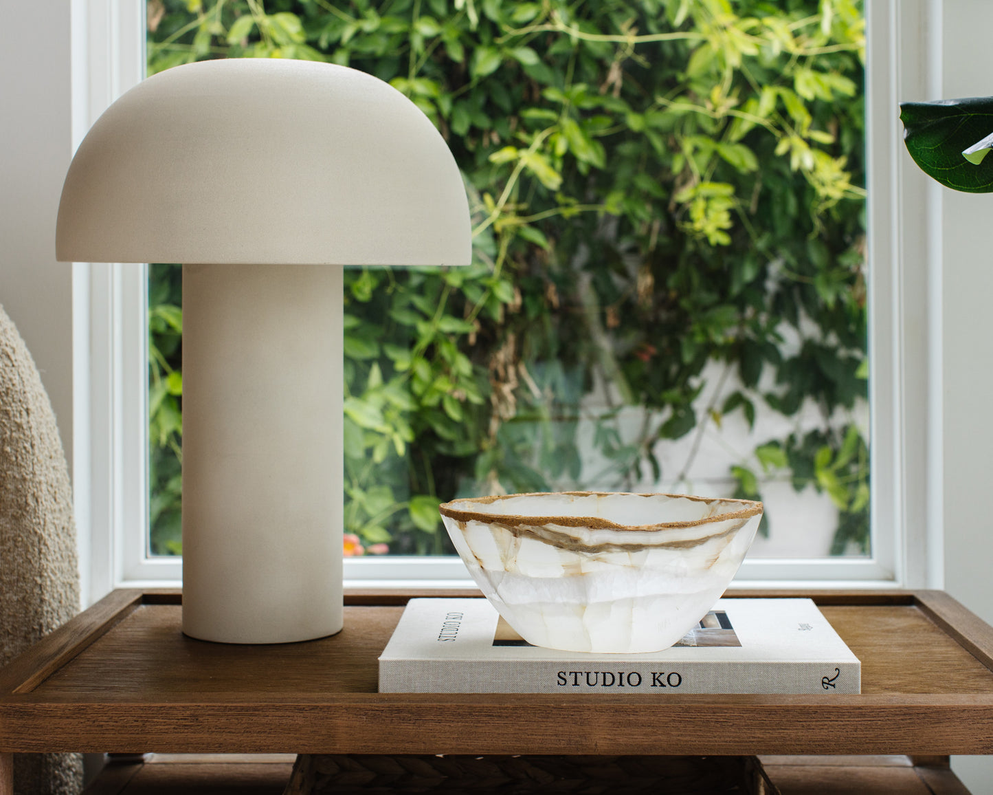 Luxury white onyx bowl with polished finish for shelf and console decor