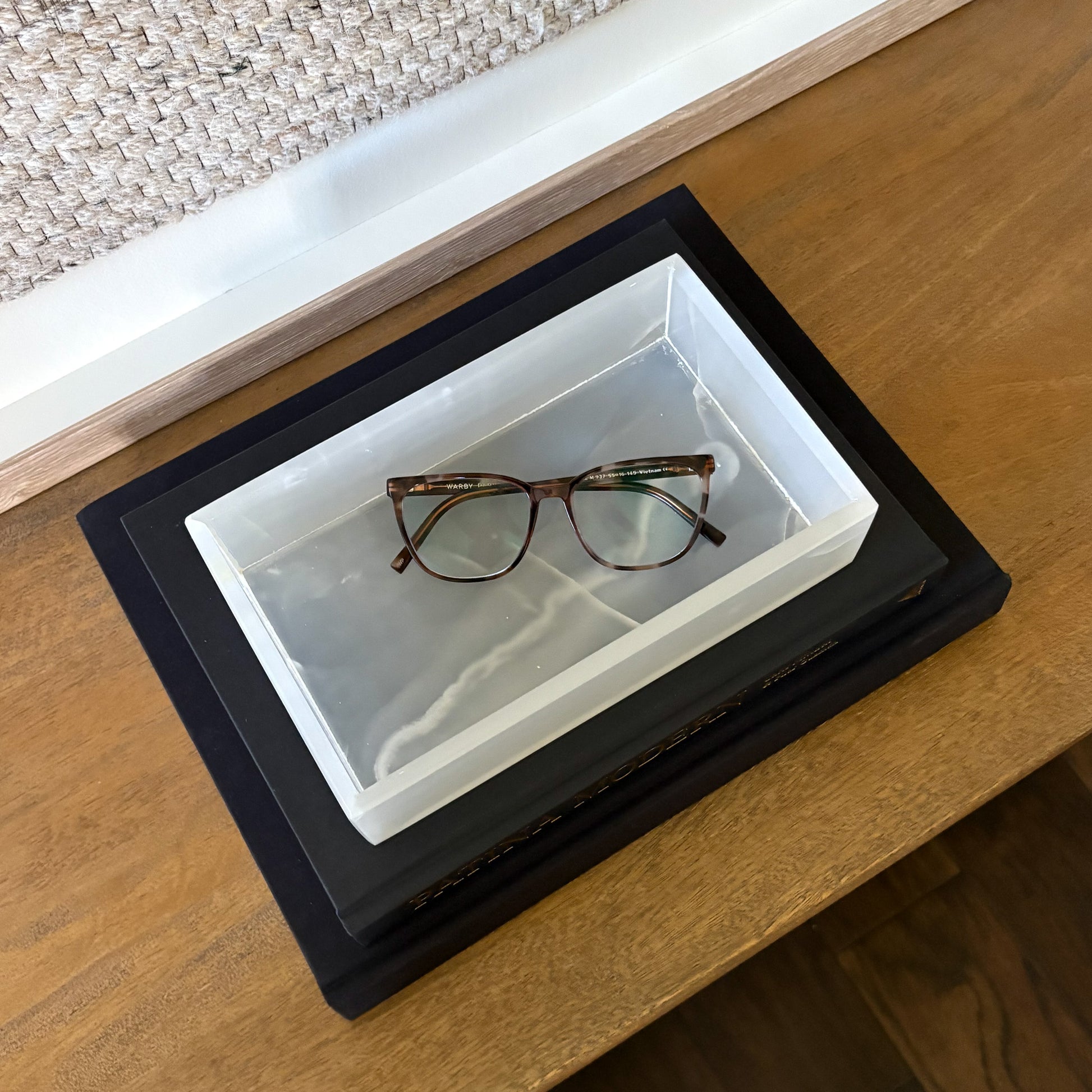 Decorative rectangular onyx box for jewelry and keepsakes