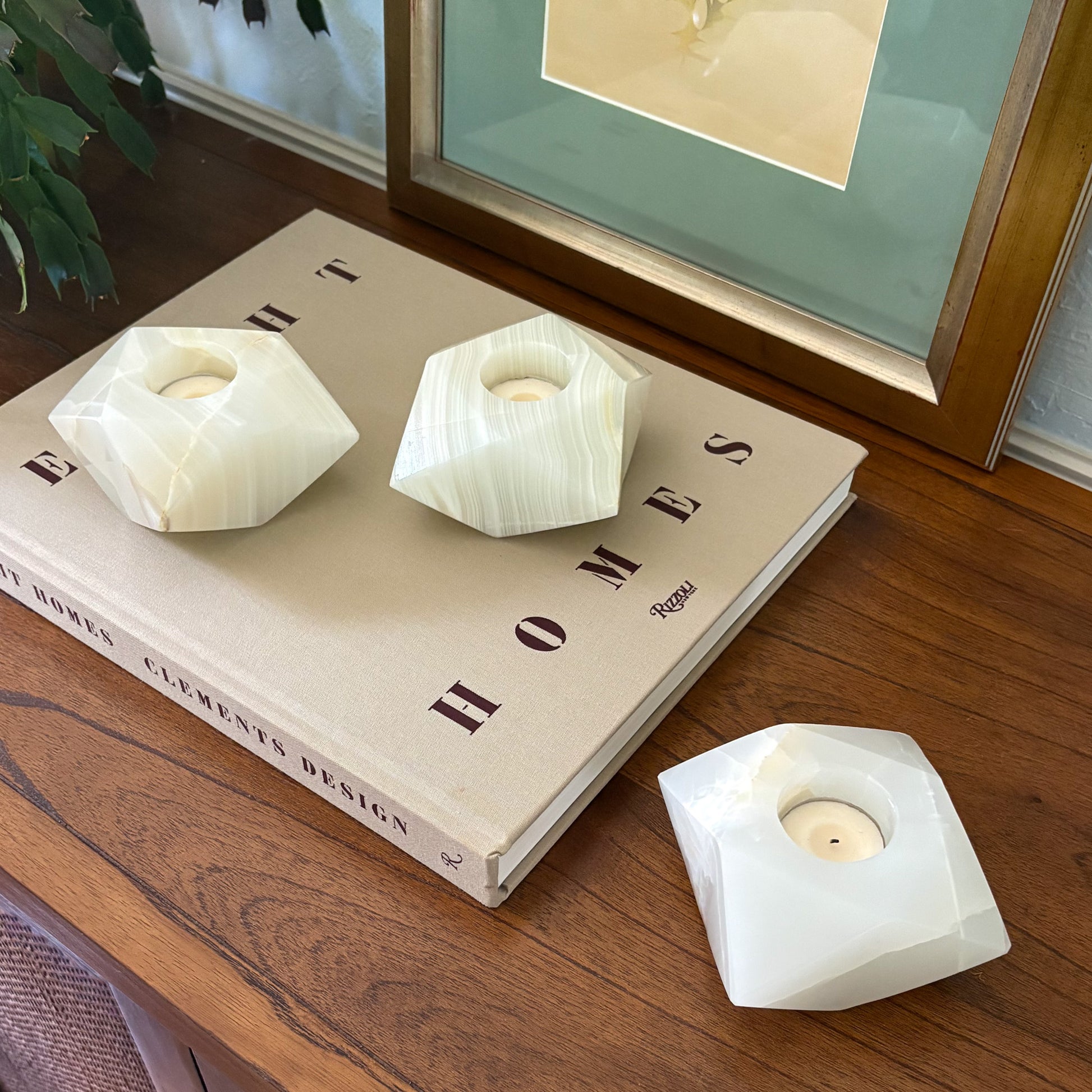 Modern luxury white onyx candle holders for living room styling