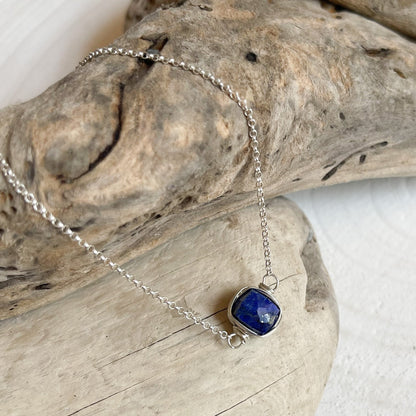 Lapis lazuli pendant necklace in silver
