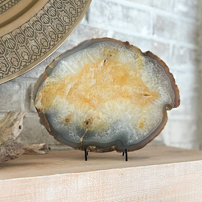 agate crystal slize on stand