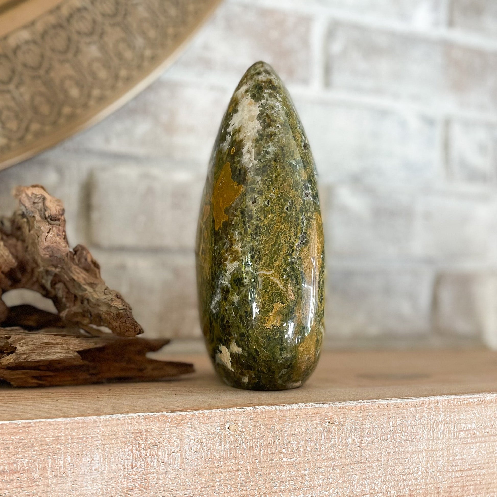 madagascar green ocean jasper statue