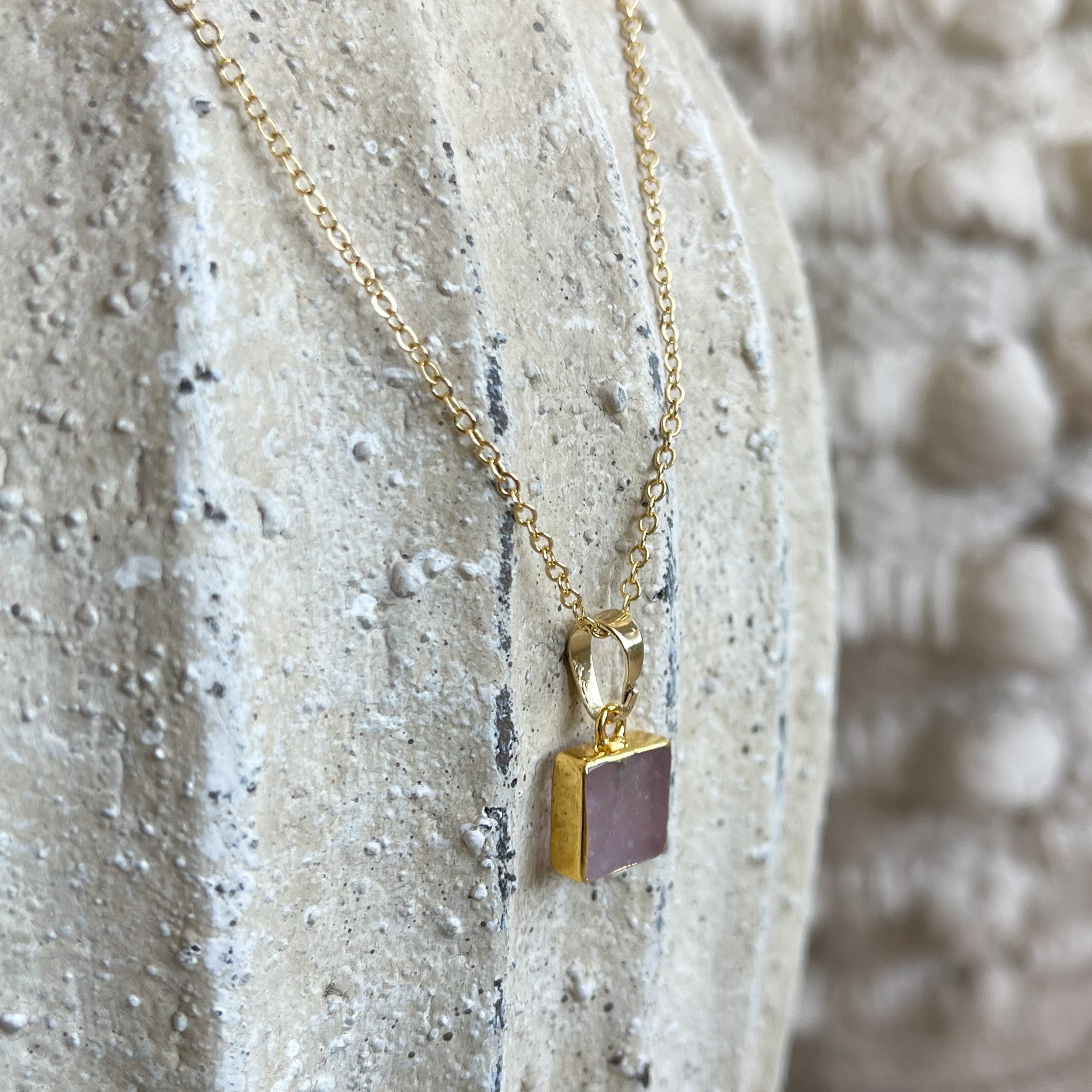 rose quartz gold pendant necklace