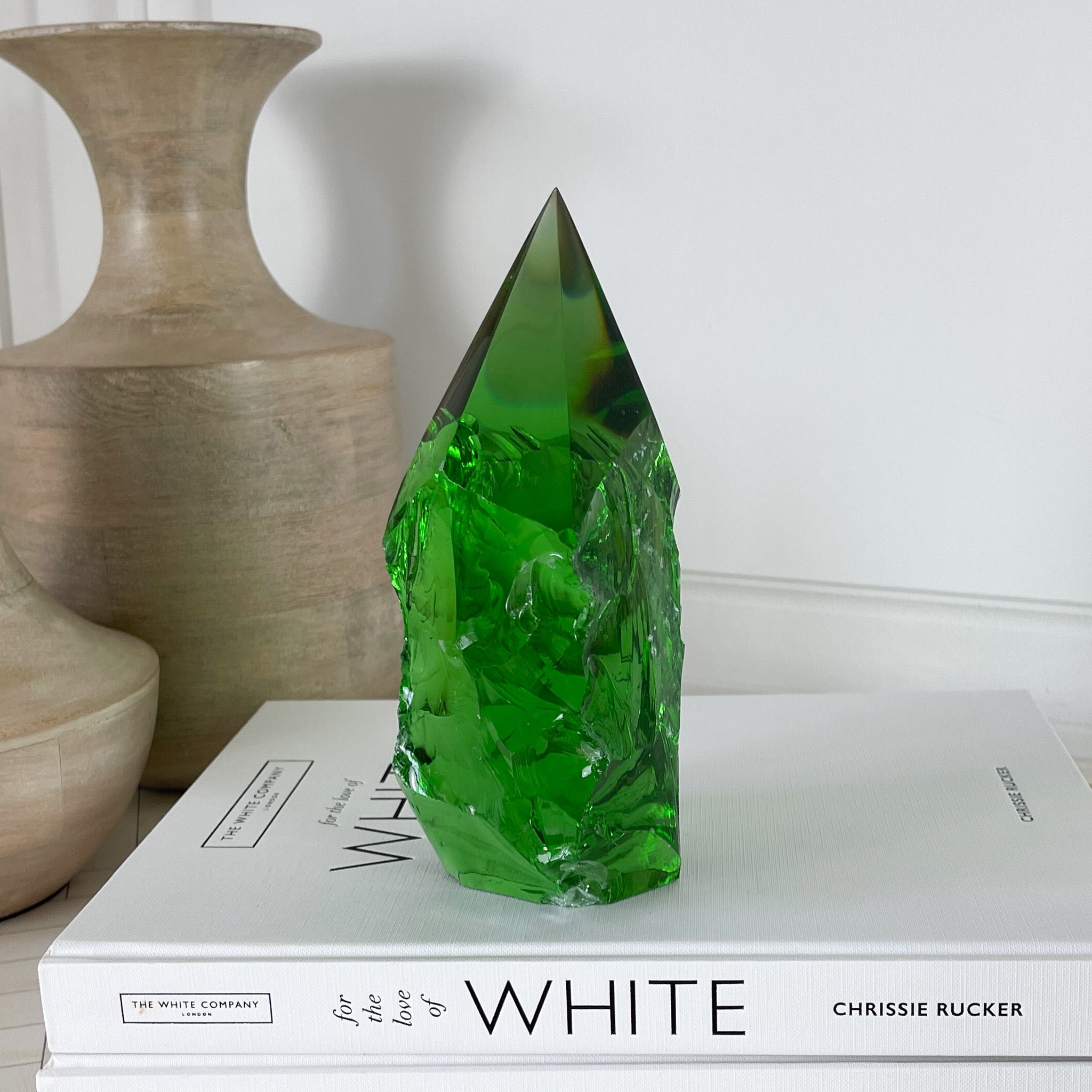 emerald green glass decor, modern green glass decor